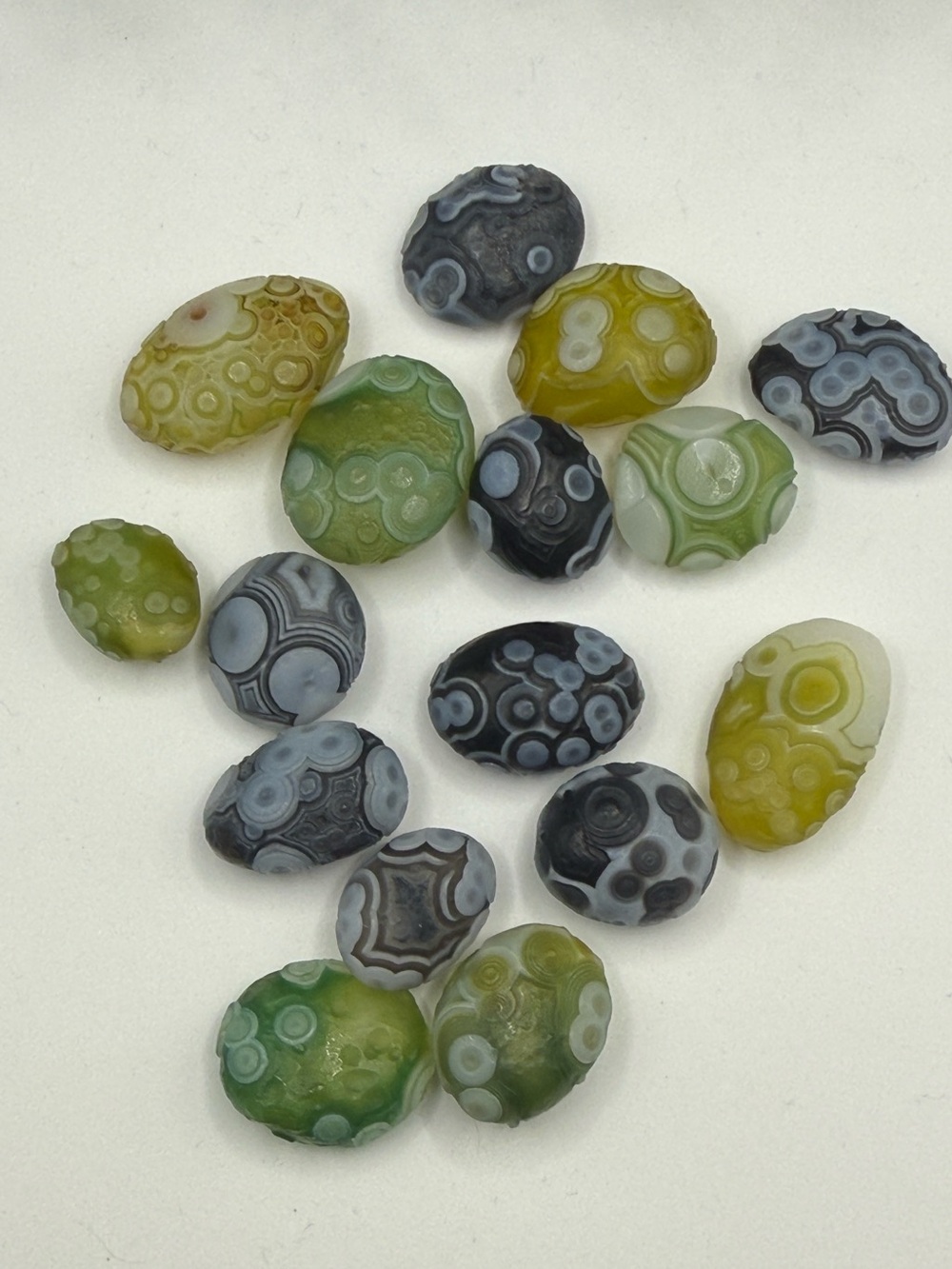 Alxa Gobi Desert Agate Duo – 1 Green & 1 Black